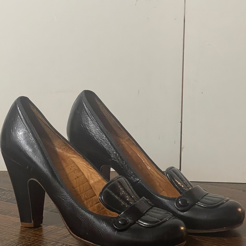 Chie Mihara Black Pumps